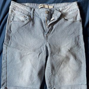 LEVI'S Jean Bermuda Shorts Size 4 White Pinstripe Detail